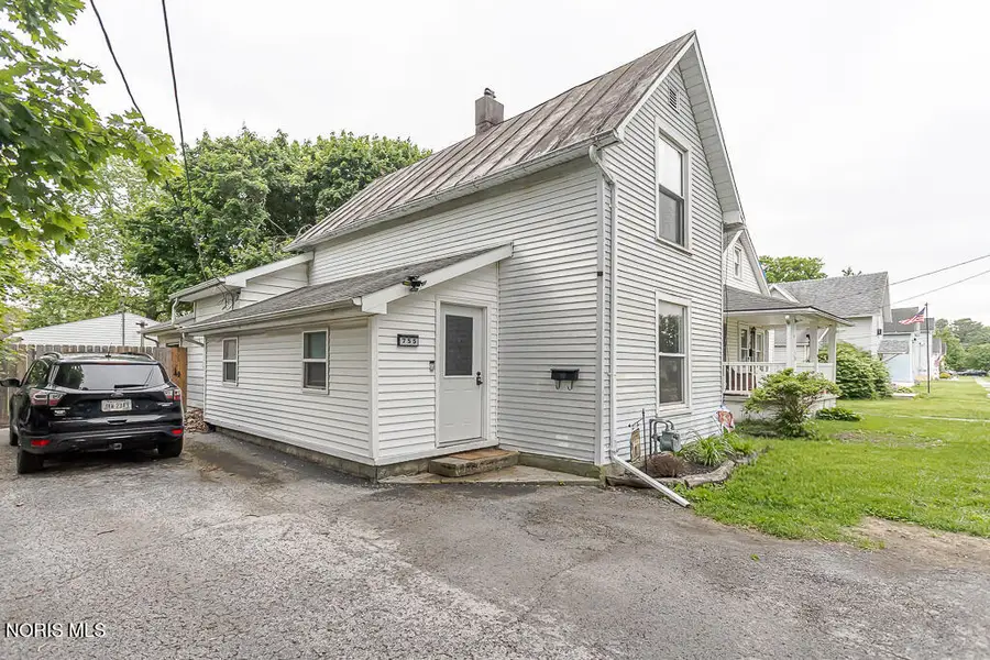 755 Dayton Avenue, Findlay, OH 45840 - #2