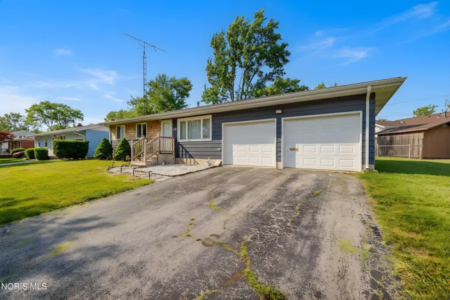 228 Edinborough Drive, Findlay, OH 45840 - #2