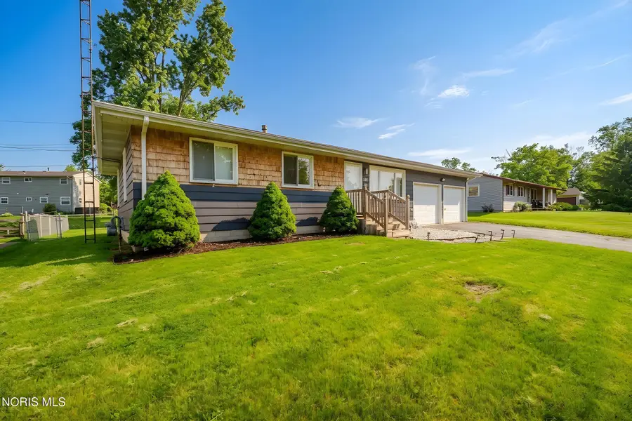 228 Edinborough Drive, Findlay, OH 45840 - #3