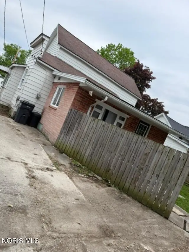 509 S Sycamore Avenue, Sycamore, OH 44882 - #3