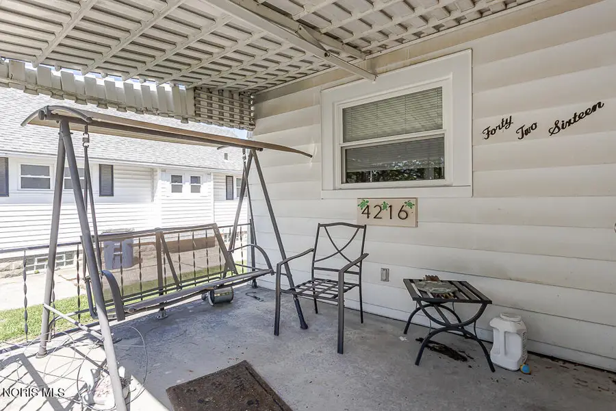 4216 Caroline Avenue, Toledo, OH 43612 - #2
