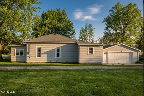 10555 Farmer Mark Road, Mark Center, OH 43536