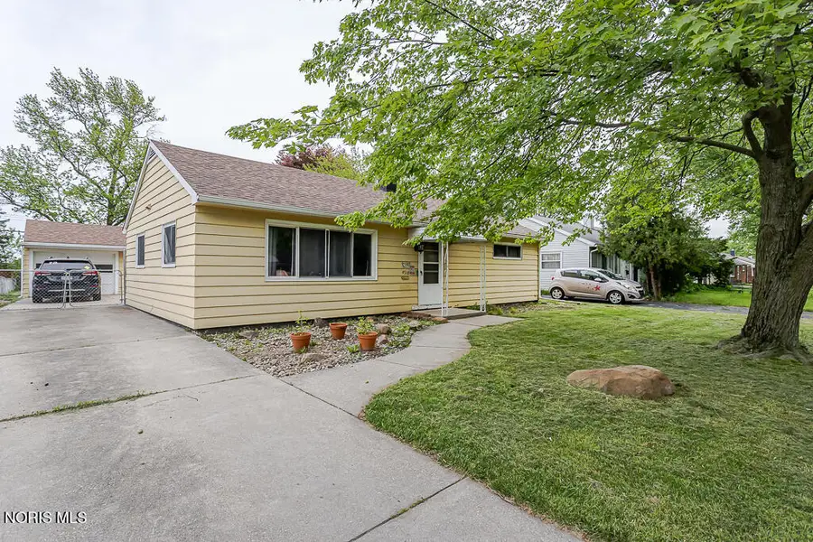 4518 Thackeray Road, Maumee, OH 43537 - #2