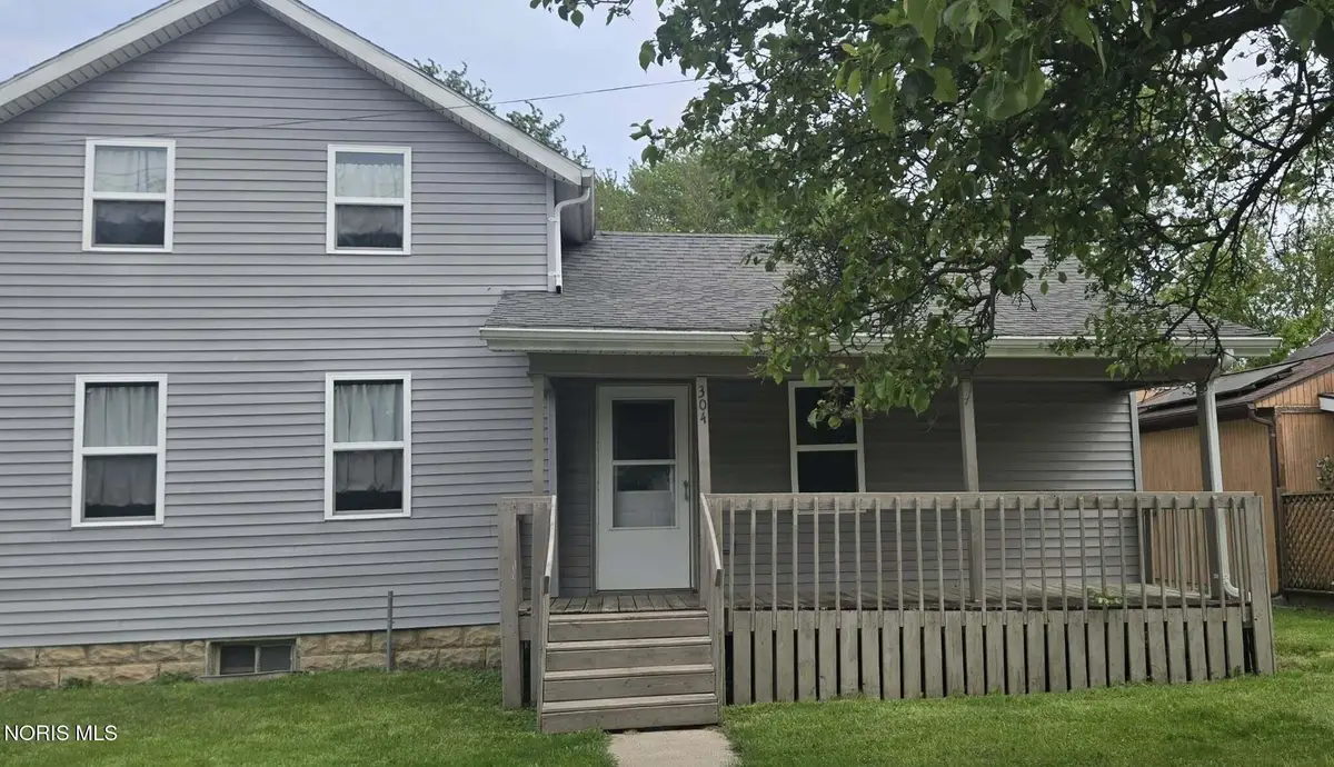304 W Lynn Street, Stryker, OH 43557 - #1