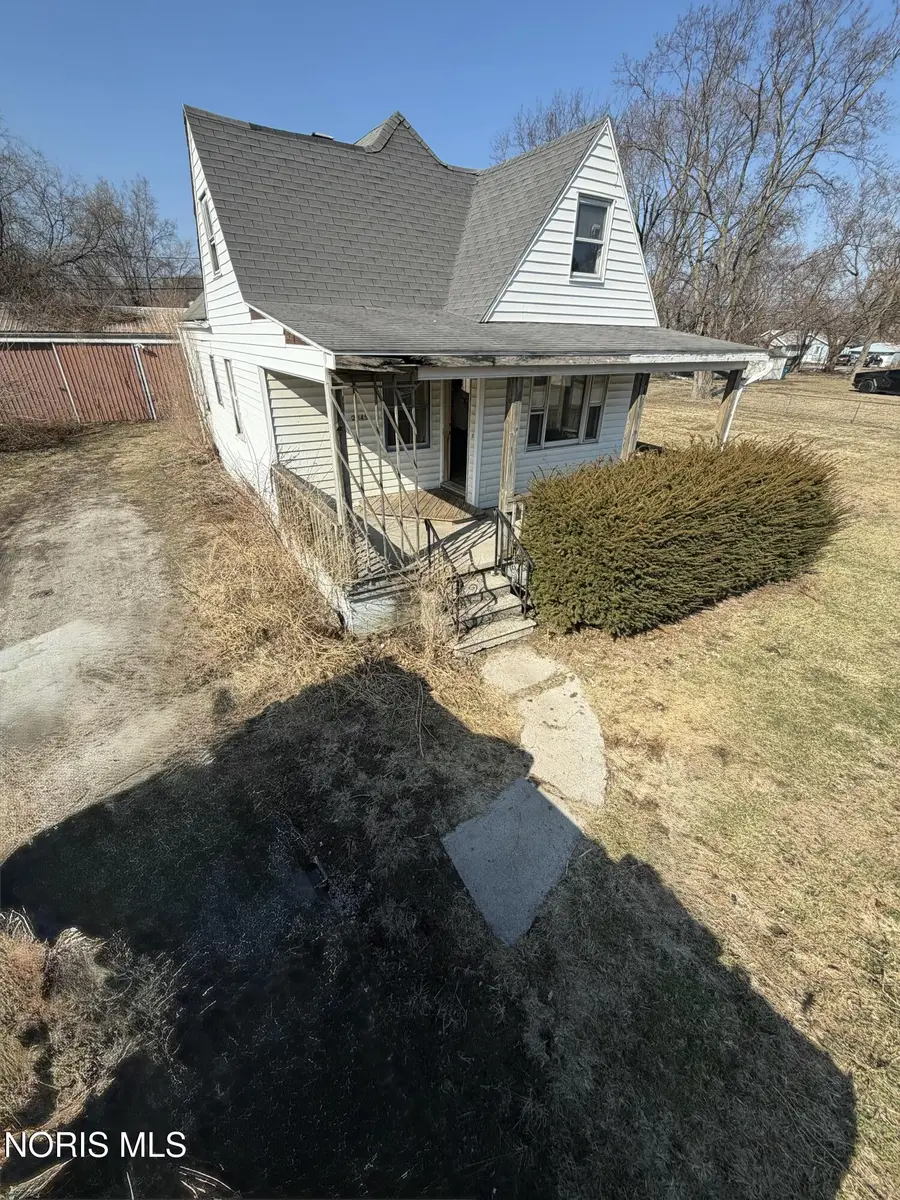 2045 La France Street, Oregon, OH 43616 - #2