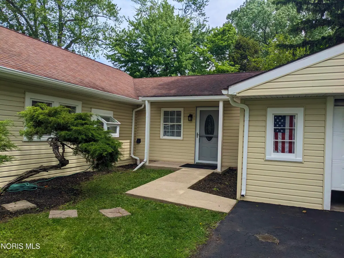 2070 Autokee Street, Oregon, OH 43616 - #1