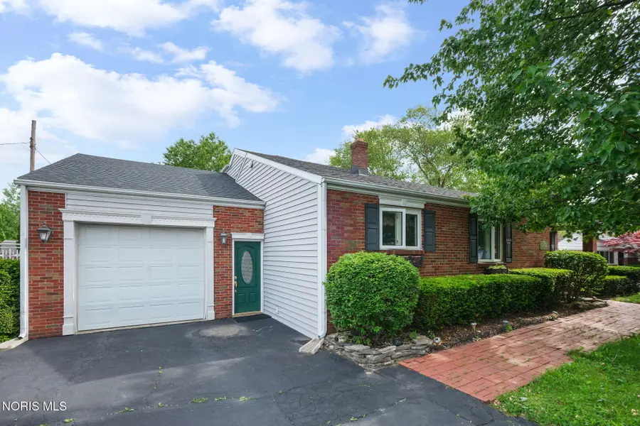 28552 Mccarty Drive, Perrysburg, OH 43551 - #2