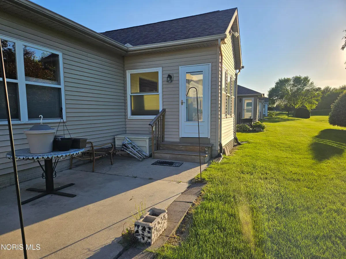 7008 Longwater Drive, Maumee, OH 43537 - #1