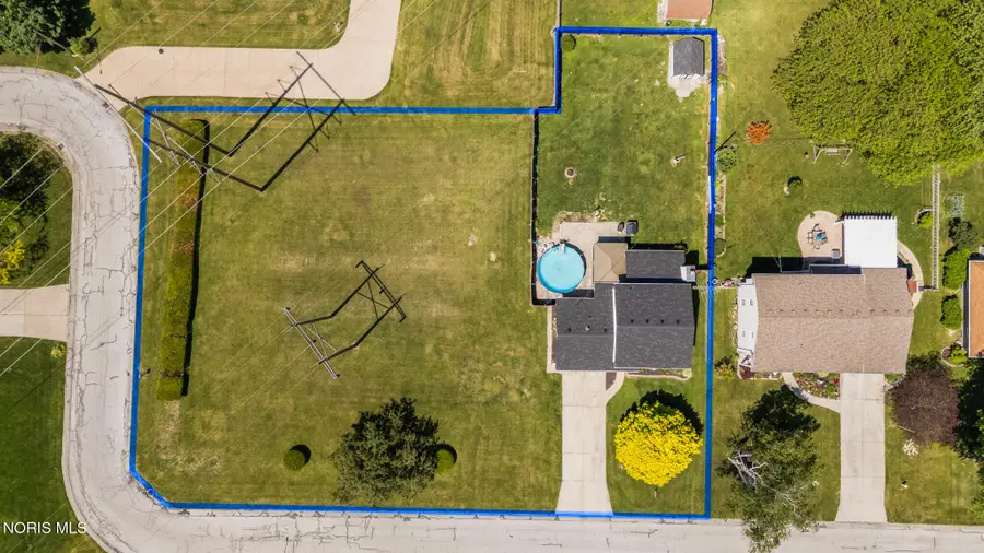 403 Park Lane, Walbridge, OH 43465 - #3