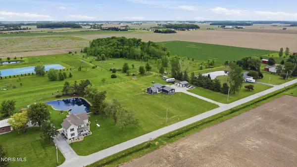 9830 E Kramer Road, Bowling Green, OH 43402