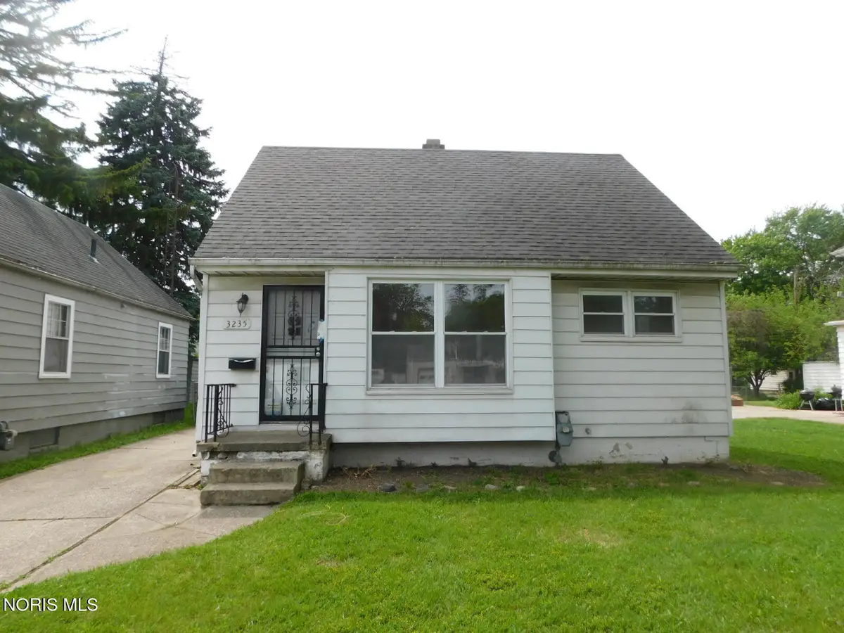 3235 Beaumont Drive, Toledo, OH 43608 - #1
