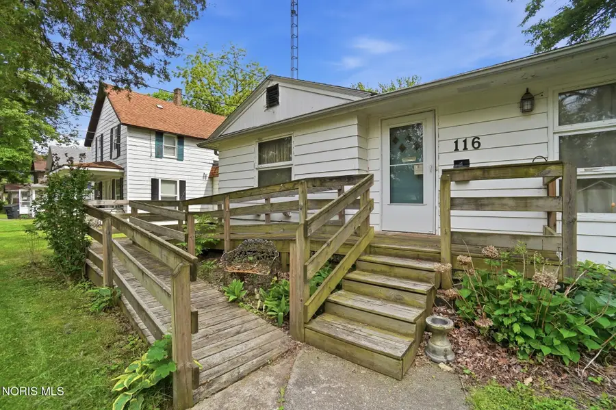 116 Frazee Avenue, Bowling Green, OH 43402 - #3