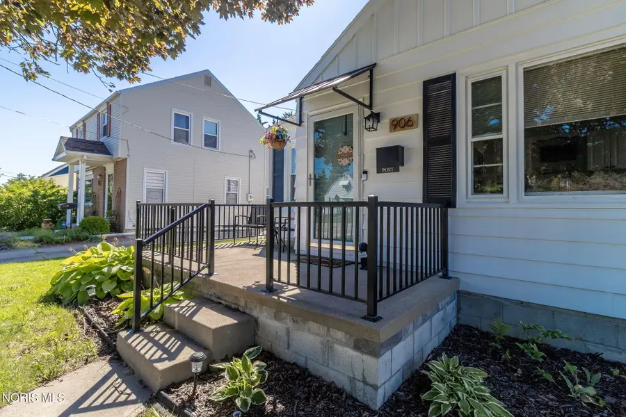 906 7th Street, Maumee, OH 43537 - #2