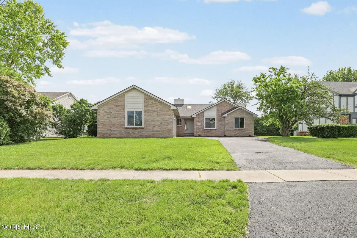 1705 Henthorne Drive, Maumee, OH 43537 - #1