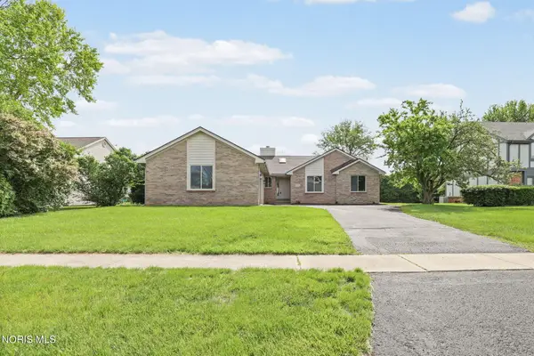 1705 Henthorne Drive, Maumee, OH 43537