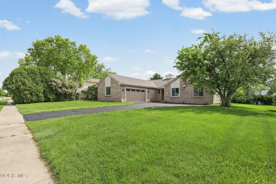 1705 Henthorne Drive, Maumee, OH 43537 - #3
