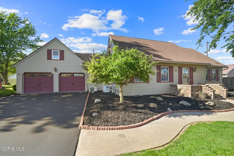 914 W Melrose Avenue, Findlay, OH 45840 - #2