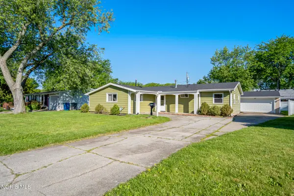 26933 Whiteside Drive, Perrysburg, OH 43551