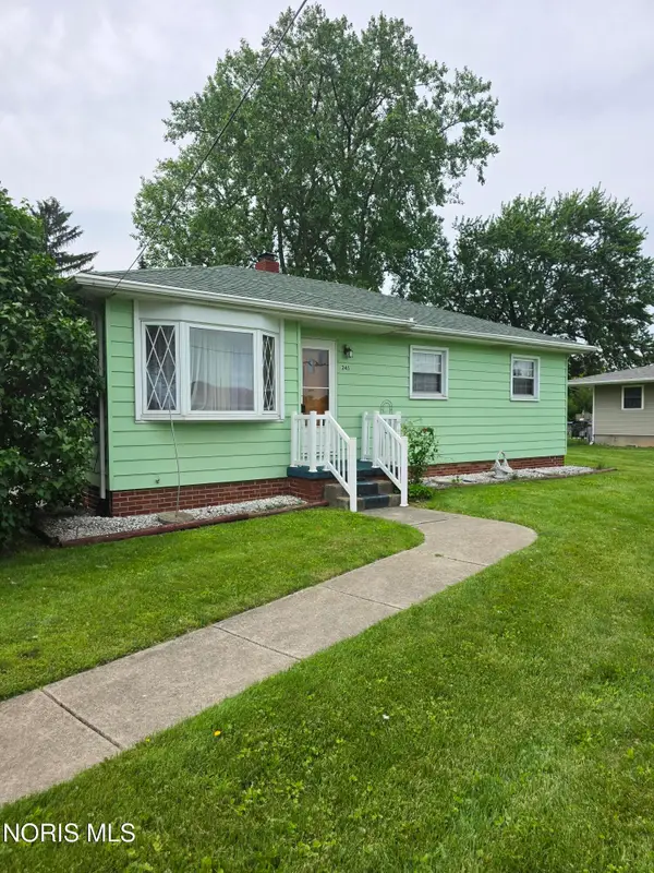 245 Enos Drive, Oregon, OH 43616