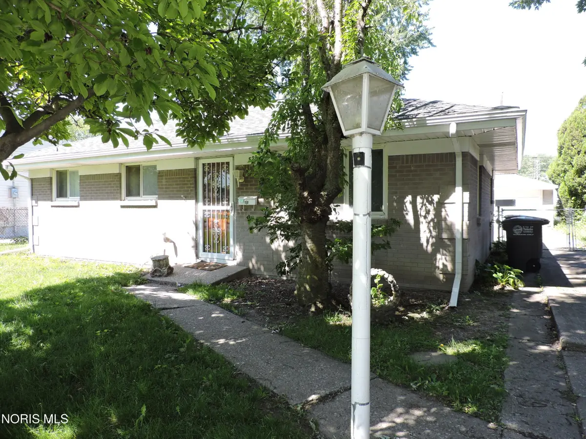 521 Whitlock Avenue, Toledo, OH 43605 - #1