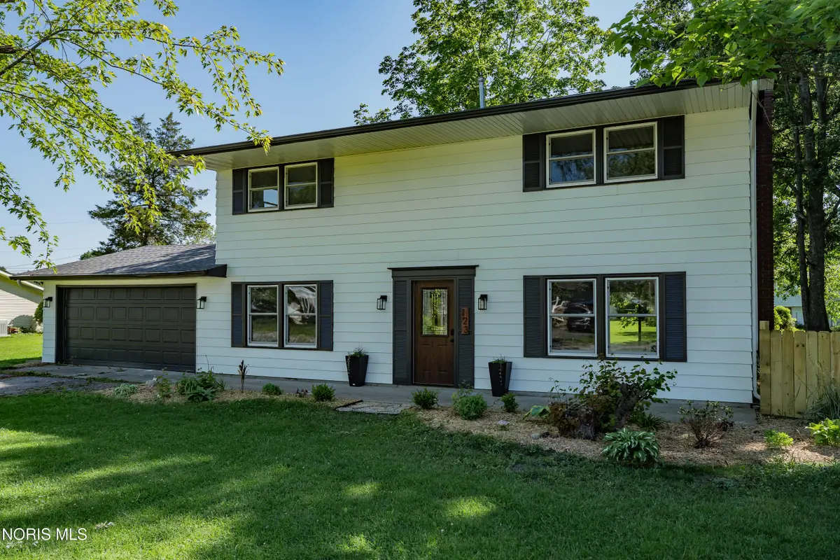 123 Oak Park Drive, Hicksville, OH 43526 - #1
