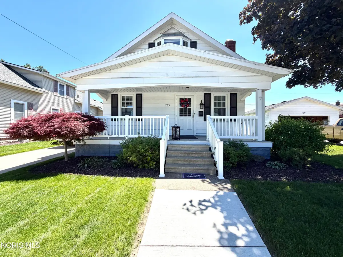 209 Hoffman Road, Rossford, OH 43460 - #1