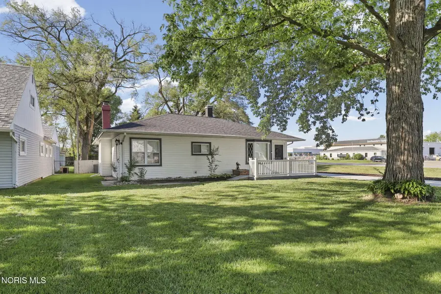 586 Garfield Drive, Perrysburg, OH 43551 - #2