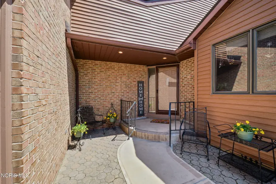 1817 Stonehill Drive, Findlay, OH 45840 - #2