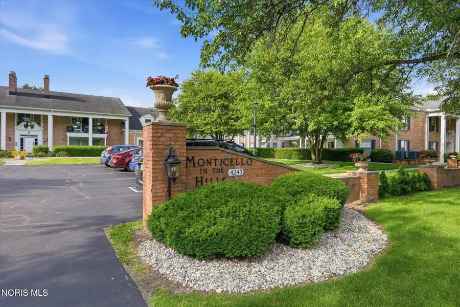 4243 W Bancroft Street #203e, Ottawa Hills, OH 43615 - #3