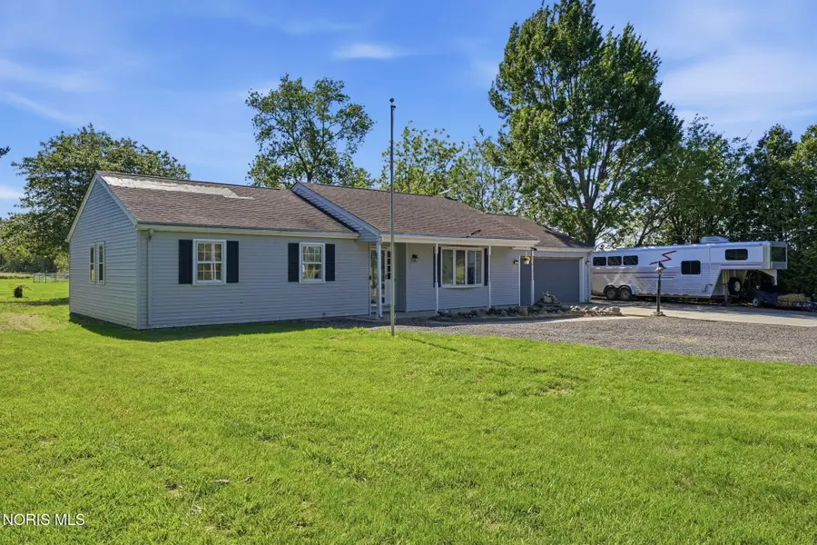 15488 Green Road, Bowling Green, OH 43402 - #3