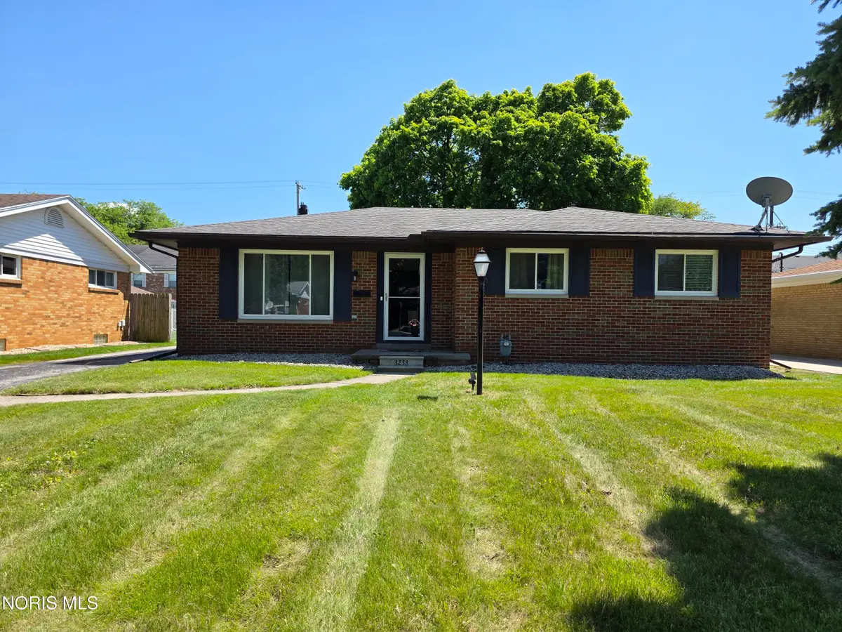 3238 S Eastmoreland Drive, Oregon, OH 43616 - #1