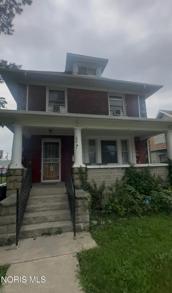 2241 Whitney Avenue, Toledo, OH 43606