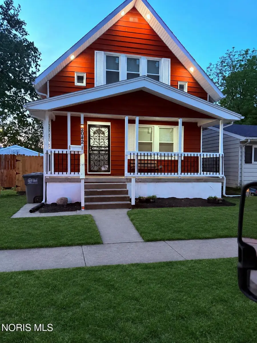 2042 Airline Avenue, Toledo, OH 43609 - #2