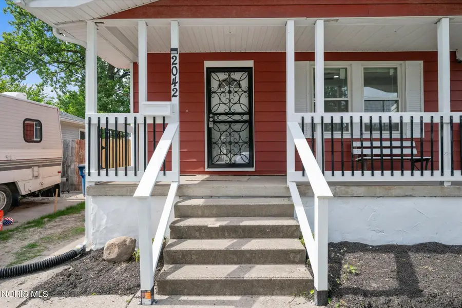 2042 Airline Avenue, Toledo, OH 43609 - #3