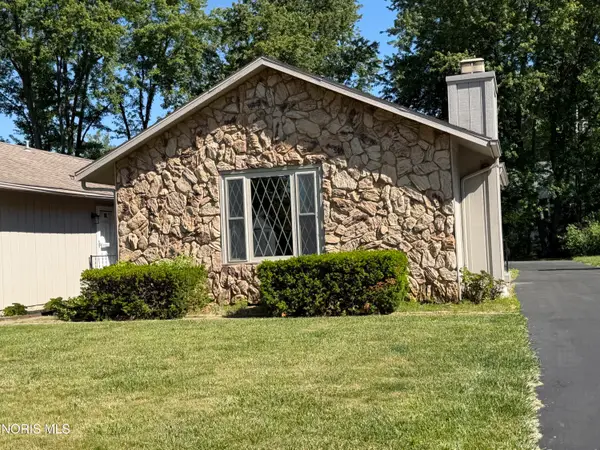 6802 Woodmeadow Drive, Toledo, OH 43617