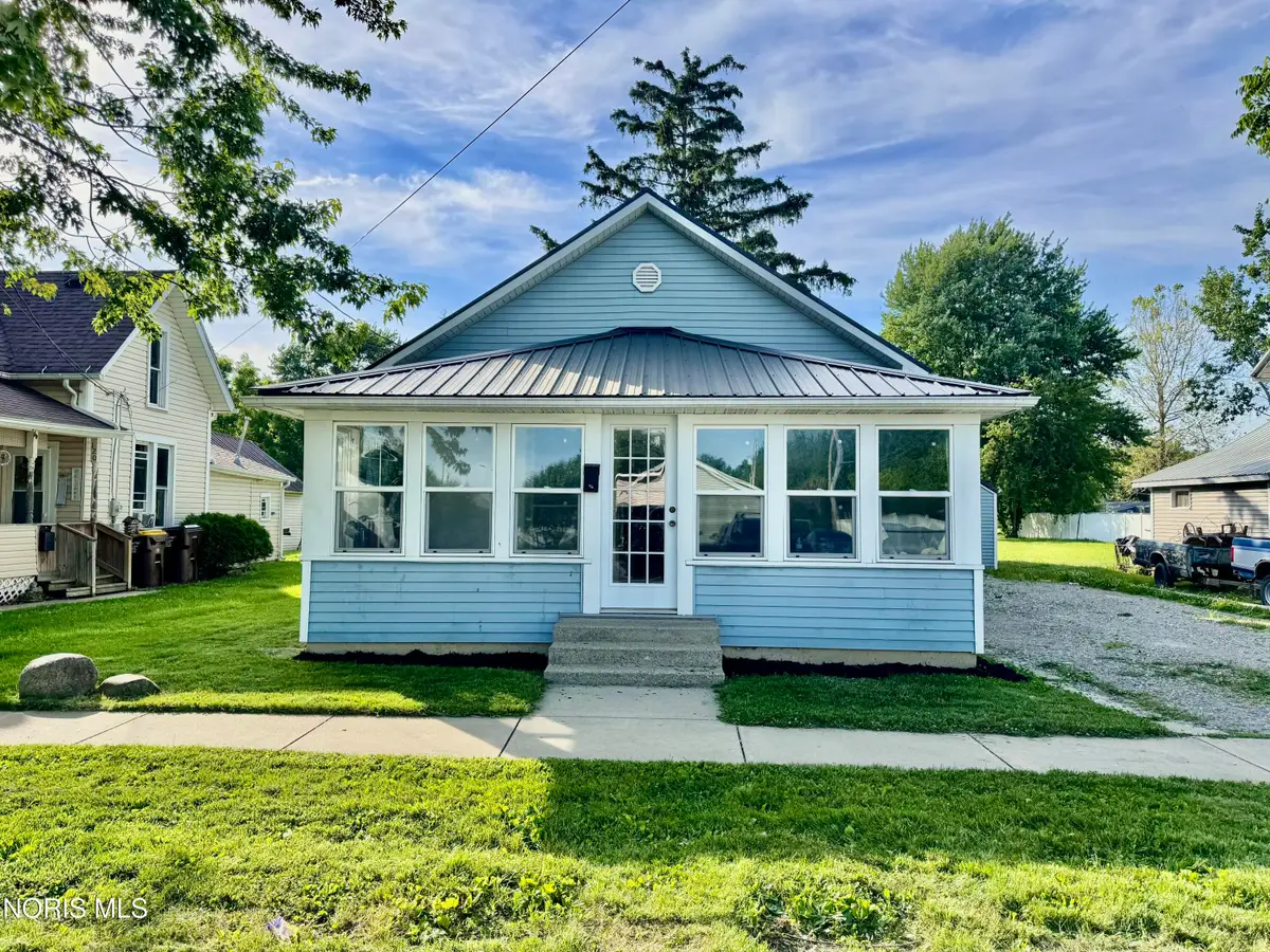 118 W Hicks Street, Hicksville, OH 43526 - #1
