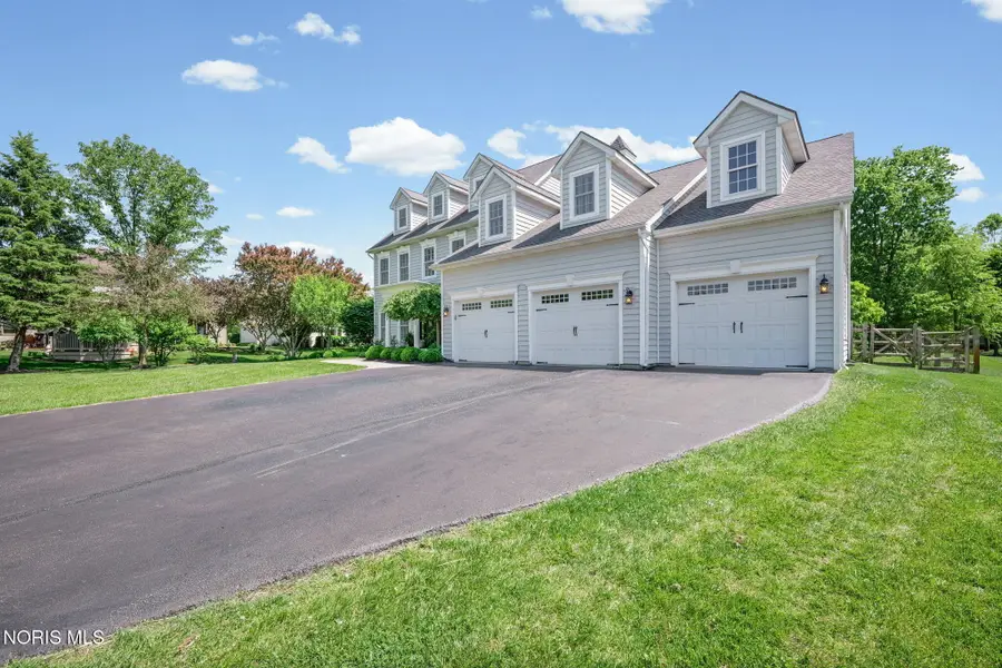 7935 Rockridge Drive, Maumee, OH 43537 - #2
