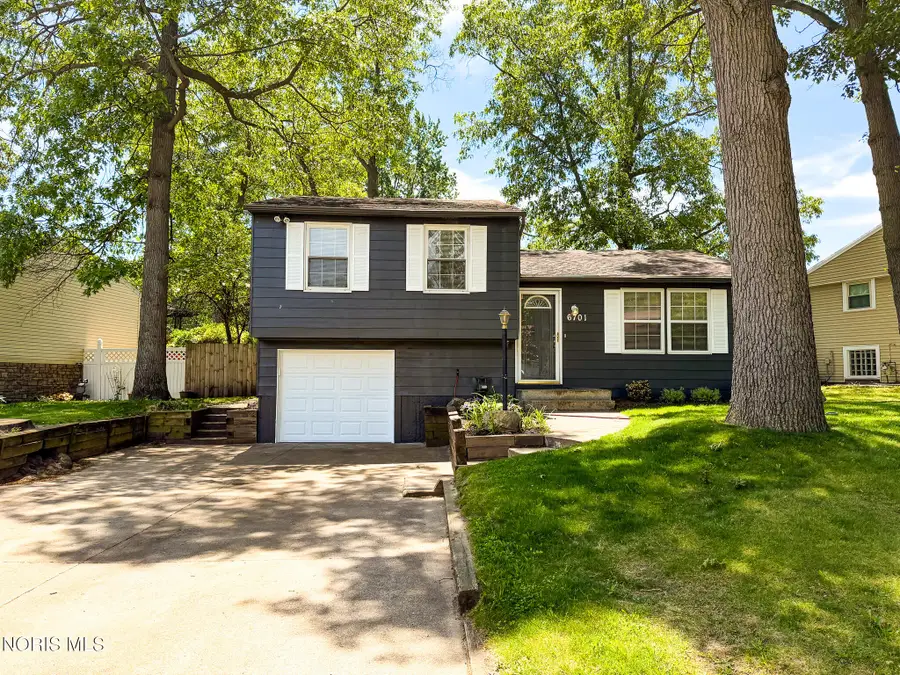 6701 Burnham Green Road, Toledo, OH 43615 - #2