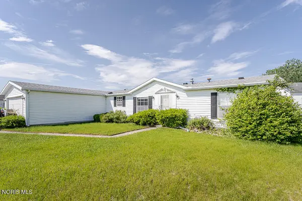 1174 Greystone Parkway, Toledo, OH 43615