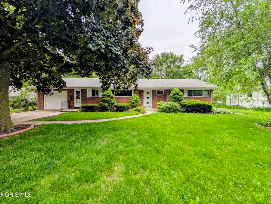 814 N Grove Street, Bowling Green, OH 43402 - #2