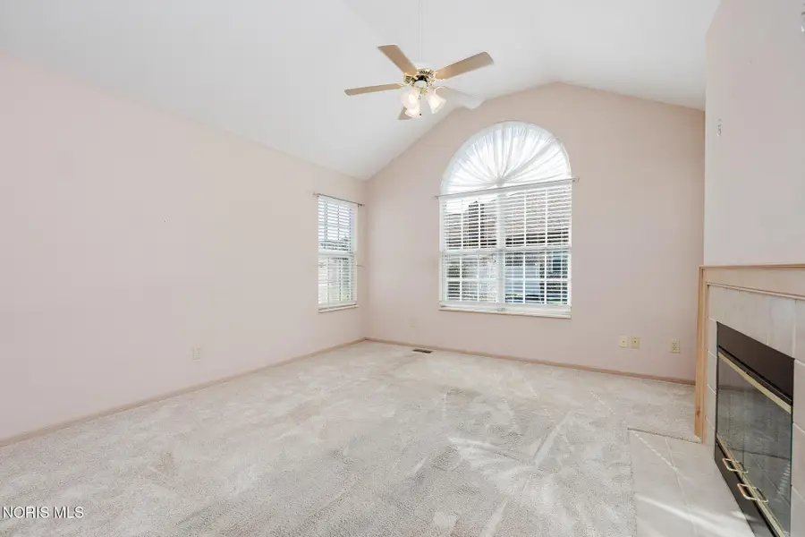 2257 Fox Run Cir, Findlay, OH 45840 - #2