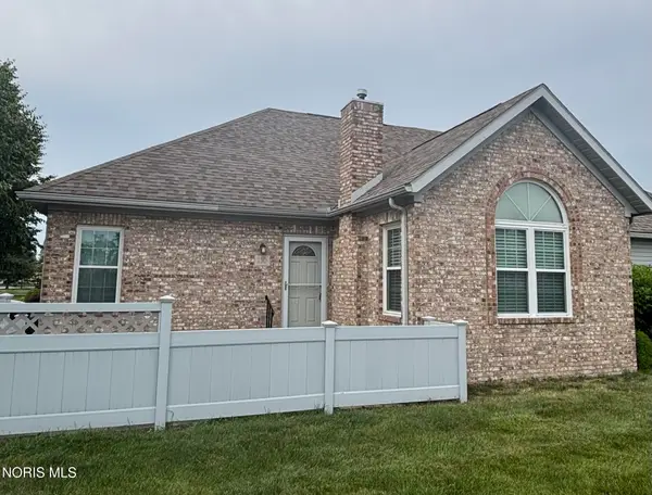 130 Stonegate Boulevard, Bowling Green, OH 43402