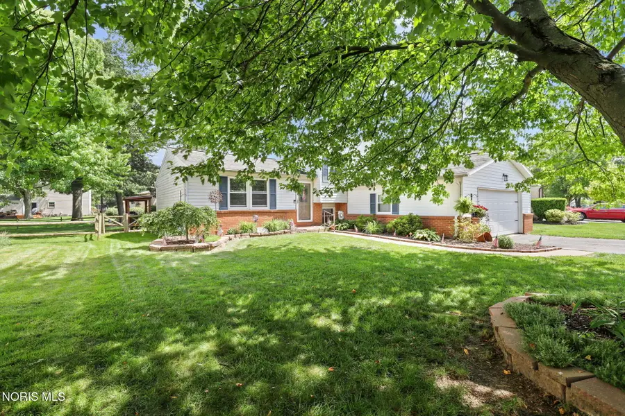 2141 Kingston Drive, Maumee, OH 43537 - #2