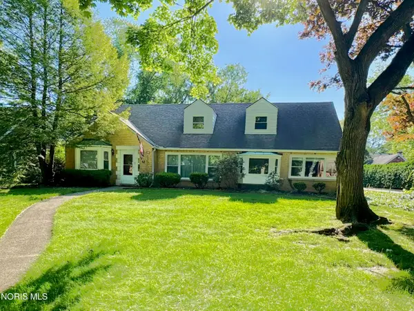 2806 Meadowwood Drive, Toledo, OH 43606