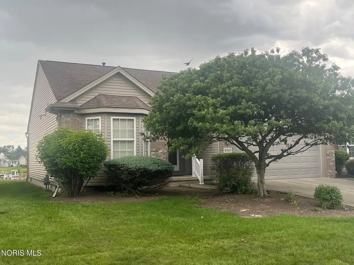 4845 Waterbury Lane, Maumee, OH 43537 - #1