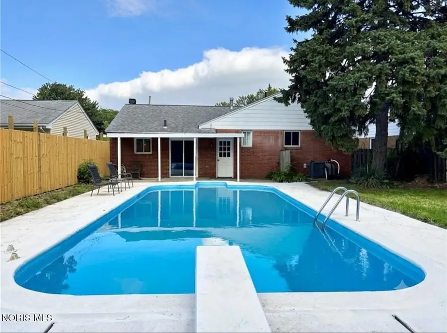 358 Crestway Drive, Oregon, OH 43616 - #2