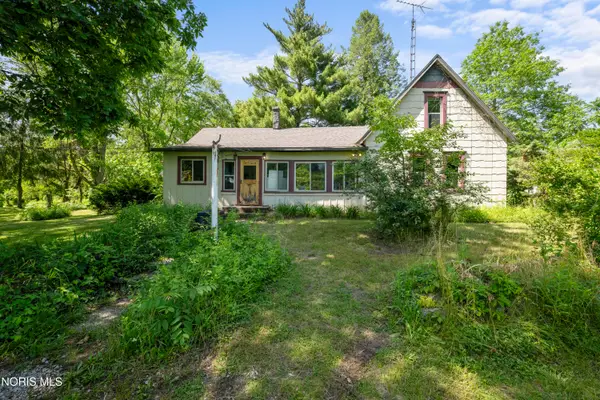 1464 Berkey Road, Swanton, OH 43558