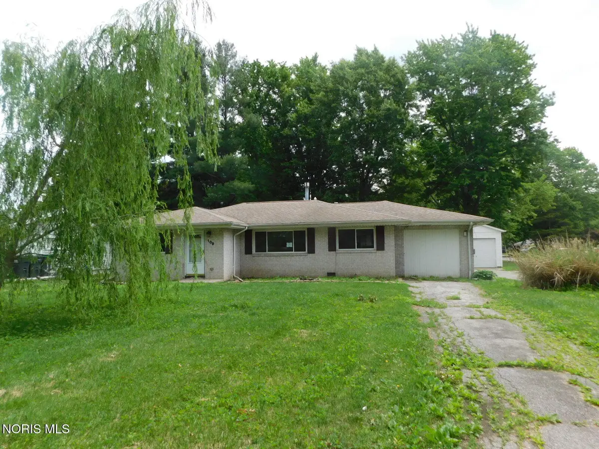 109 S Munson Road, Swanton, OH 43558 - #1