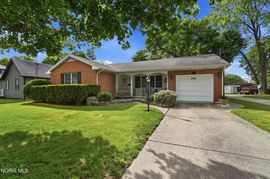 220 W 5th Street, Perrysburg, OH 43551 - #2