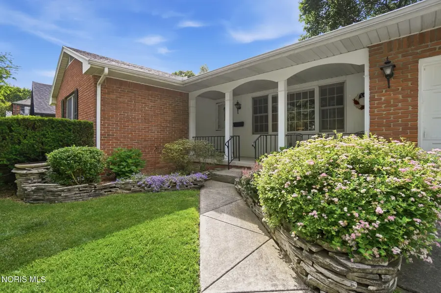 220 W 5th Street, Perrysburg, OH 43551 - #3